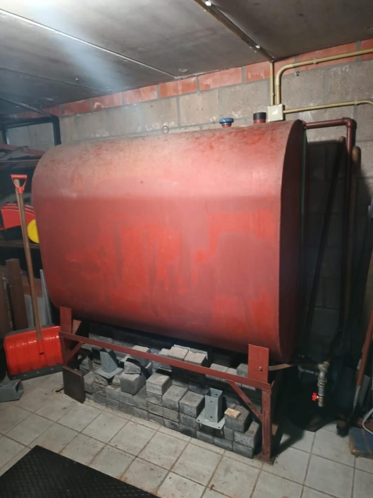 Mazoutton 1200 liter mazouttank, Doe-het-zelf en Bouw, Verwarming en Radiatoren, Ophalen