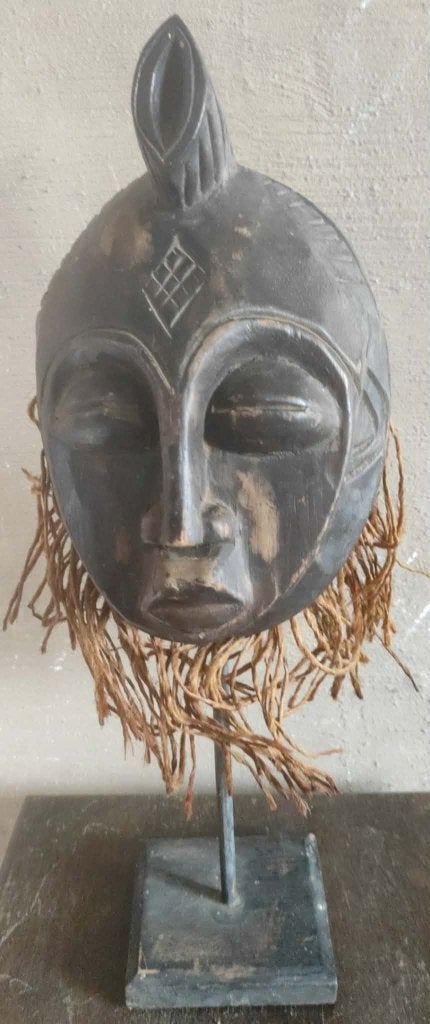 Afrikaans masker op de basis, Antiek en Kunst, Hout, Bruin, Afrika, Masker