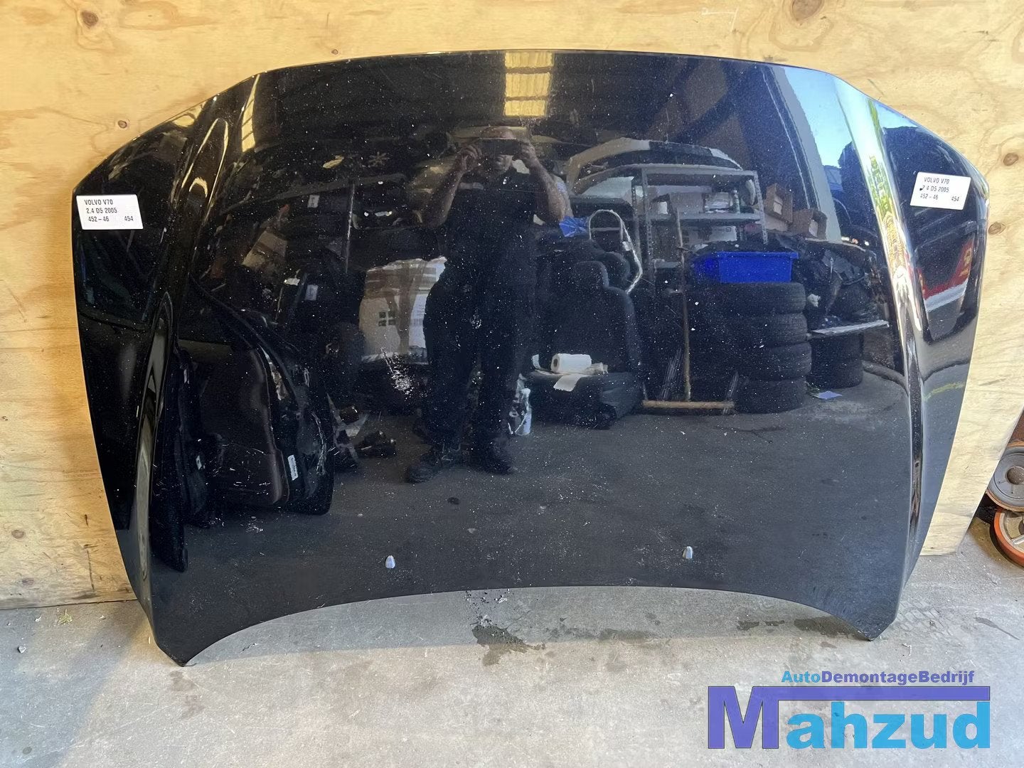 VOLVO V70 Zwart 45246 motorkap 1999-2007, Gunnar Engellaus vag 8
405 31  Gothenburg, SE, Info@volvocars.com, Volvo Car Corporation