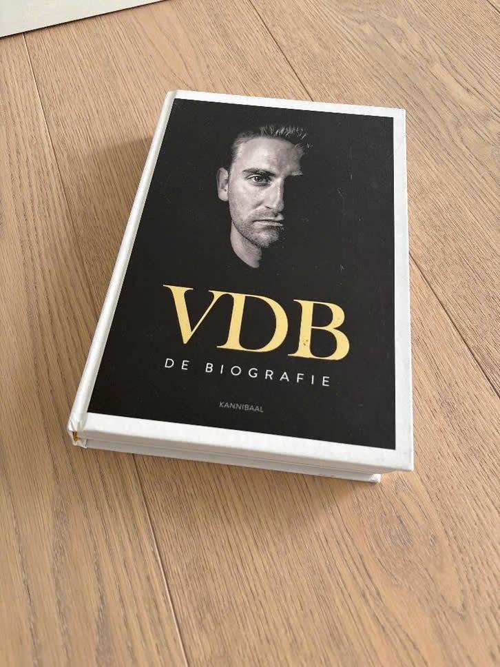 BOEK VDB De Biografie (2018), Boeken, Ophalen of Verzenden