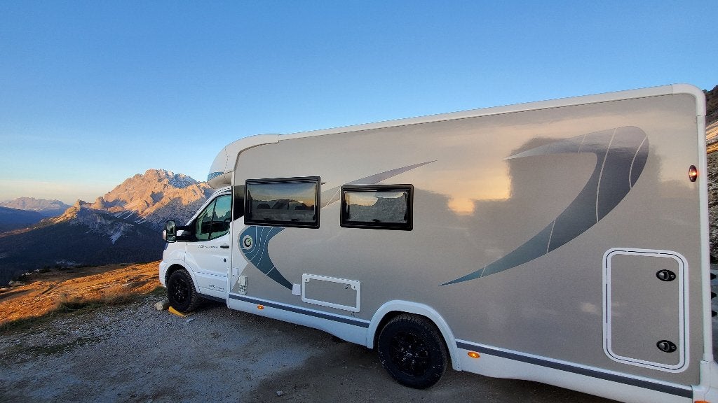 CHAUSSON 720 TITANIUM ULTIMATE, 170 CV boite auto, TVA recup, Antidémarrage, Jusqu'à 5, Siège standard, Toilette à cassette