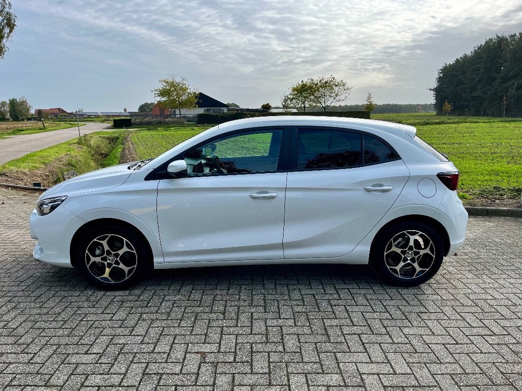 MG MG3 LUXURY HYBRIDE 2025 360/Carplay/ACC Fabrieksgarantie!, Auto's, Dealer onderhouden, 4 cilinders, Leder en Stof, 1490 cc