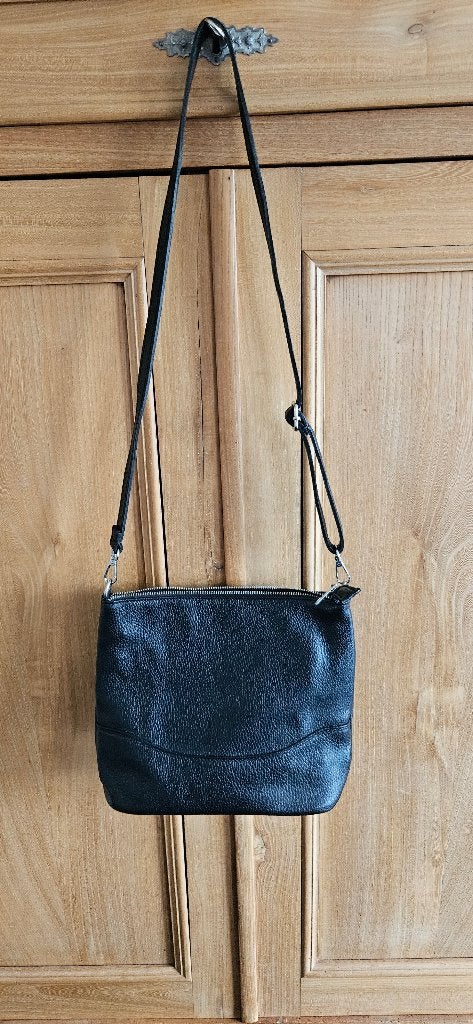Sac noir en cuir, Enlèvement, Comme neuf, Noir, Sac à bandoulière