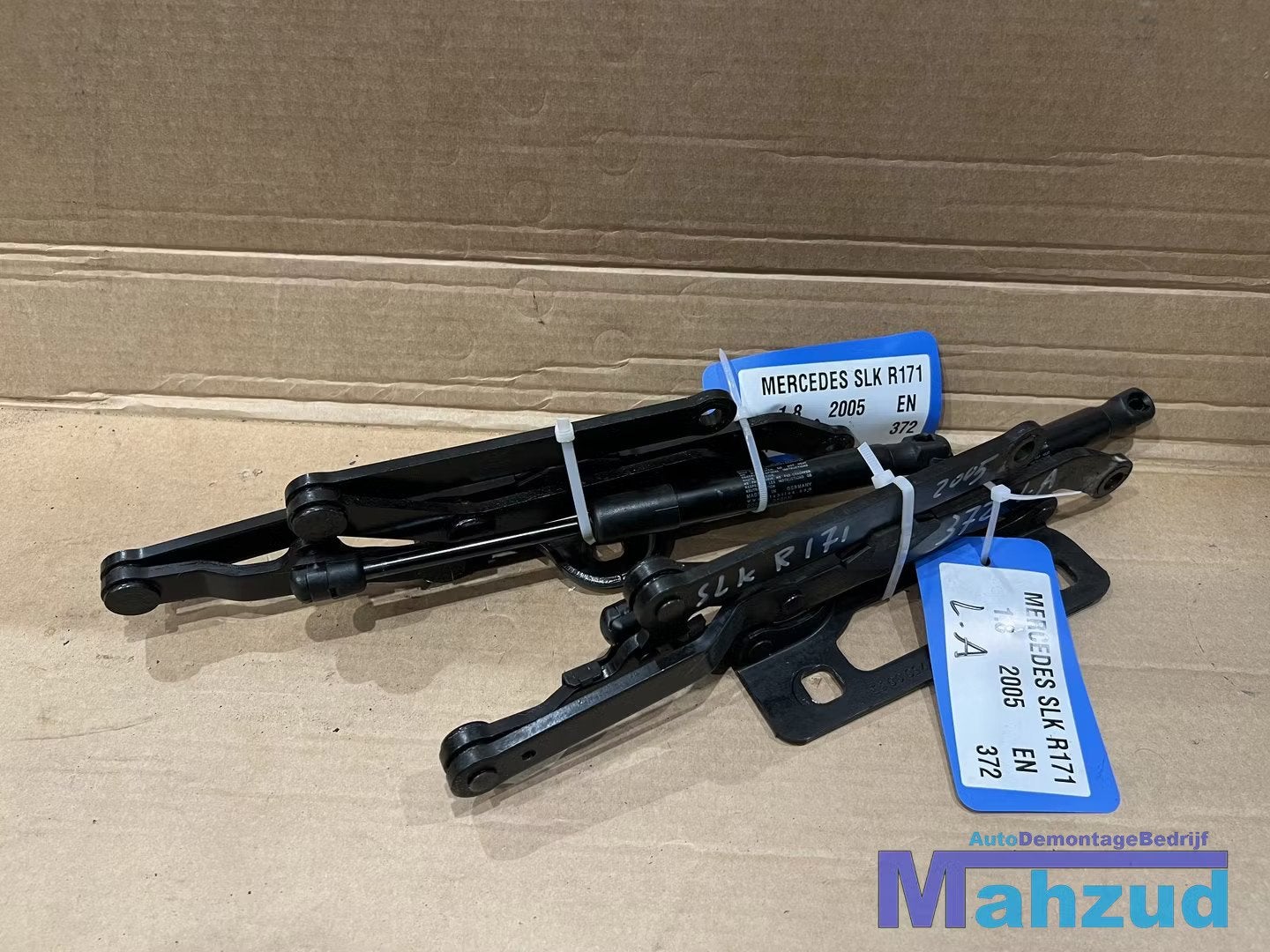 MERCEDES SLK R171 achterklep gasveer scharnier set 2005-2011, Mercedes-Benz AG, Mercedes-Benz, Utilisé, Mercedesstrasse 120
70372  Stuttgart, DE