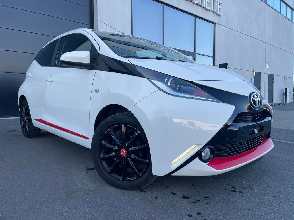 Toyota Aygo 1.0i Airco/Navi/5-Deurs, Auto's, https://public.car-pass.be/vhr/15463df2-3f4f-4402-855e-b8b316906ef0, Bedrijf, Handgeschakeld