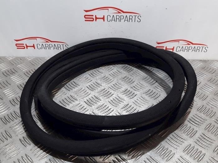 Joint caoutchouc portière 4portes avant gauche d'un Mercede, 3 mois de garantie, Utilisé, -, -