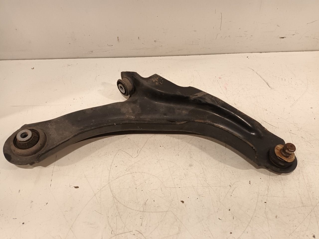 Draagarm rechts voor Renault Clio, Onderdelen@venauto.nl, Van der Ven Autorecycling B.V., Gebruikt, Ettenseweg 76, 4706 PB Roosendaal, The Netherlands