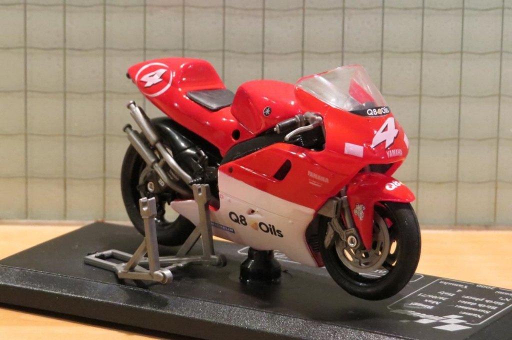 Max Biaggi Yamaha YZR500 2000 1:18 diecast, Hobby en Vrije tijd, Modelauto's | 1:18, Ophalen of Verzenden, Nieuw, Motor, Overige merken