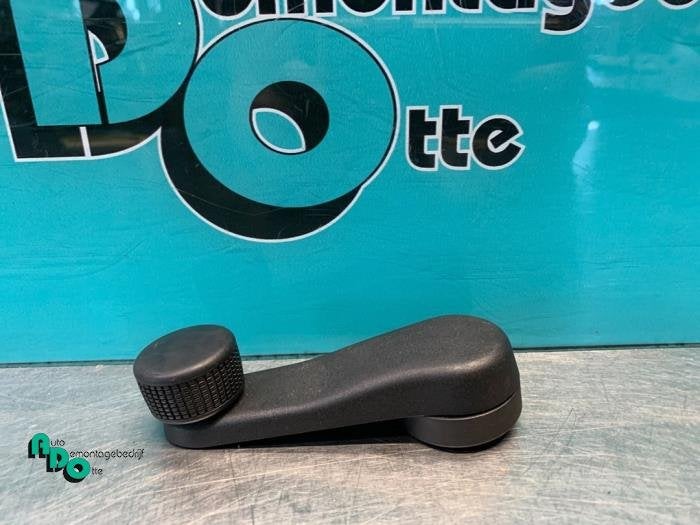 Manivelle de vitre d'un Seat Leon (Leon 00-), -, 3 mois de garantie, Utilisé, -