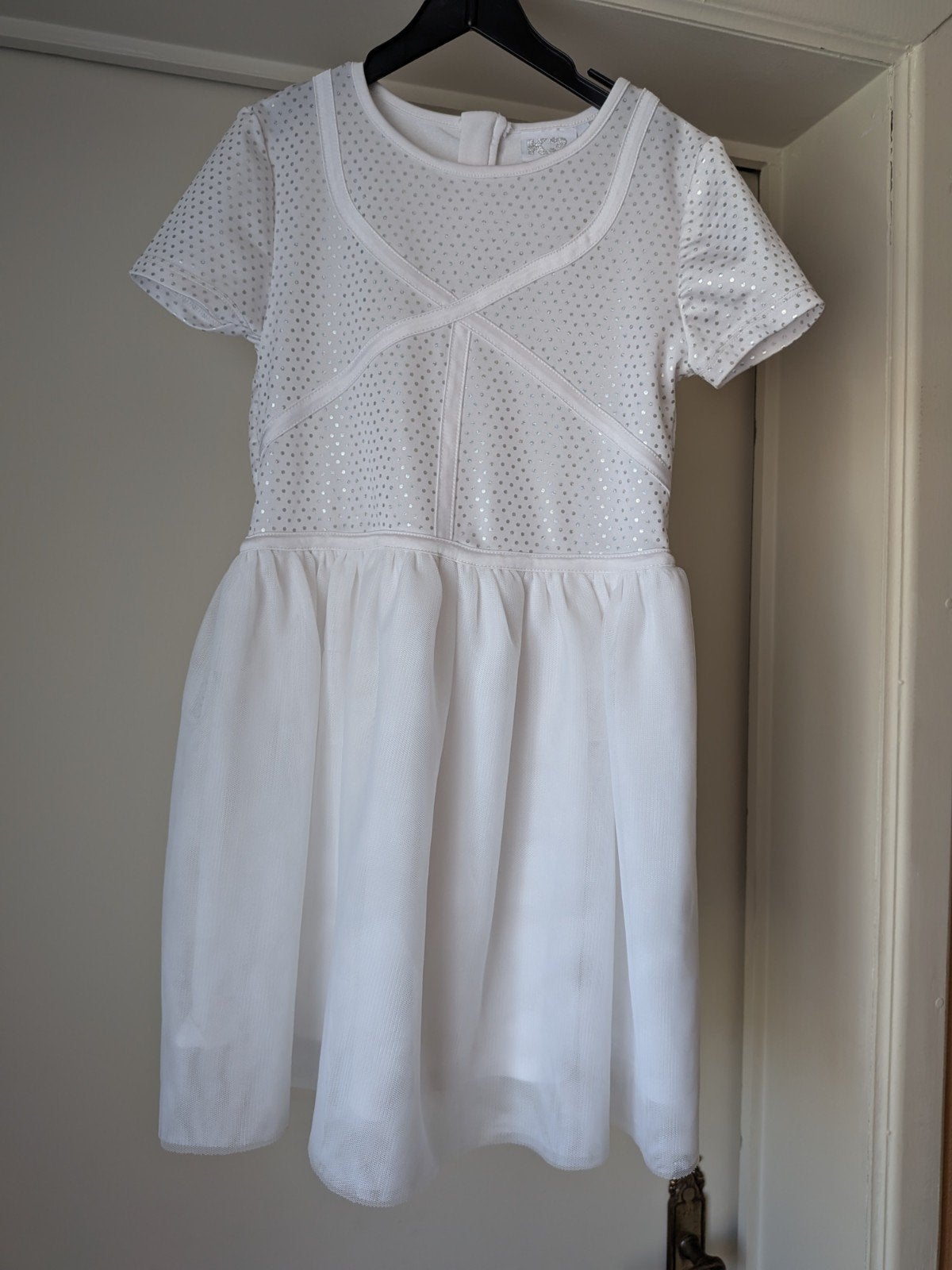 K3 kleedje maat 122, Enfants & Bébés, Vêtements enfant | Taille 122, Robe ou Jupe, Enlèvement ou Envoi, K3, Comme neuf