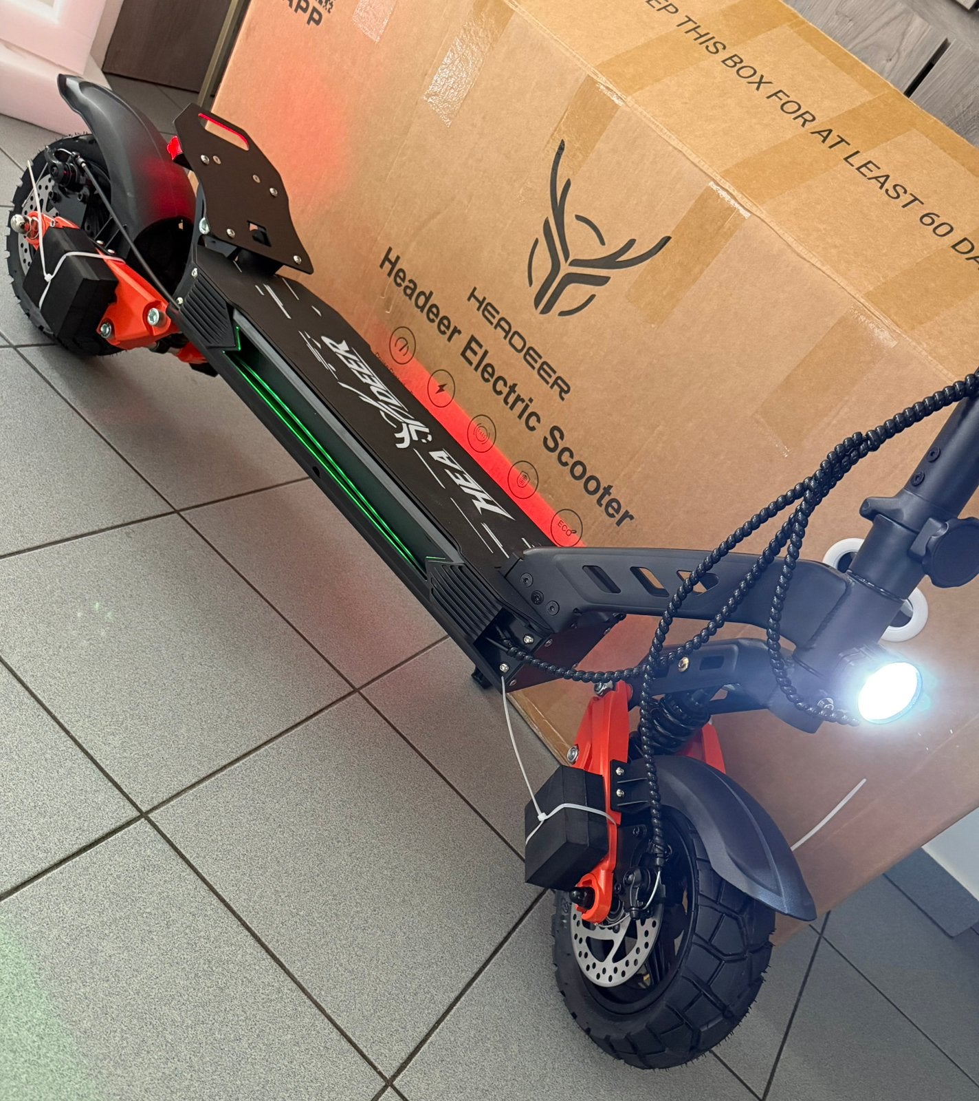 Nieuwe 50  elektrische scooter, Ophalen, Zo goed als nieuw