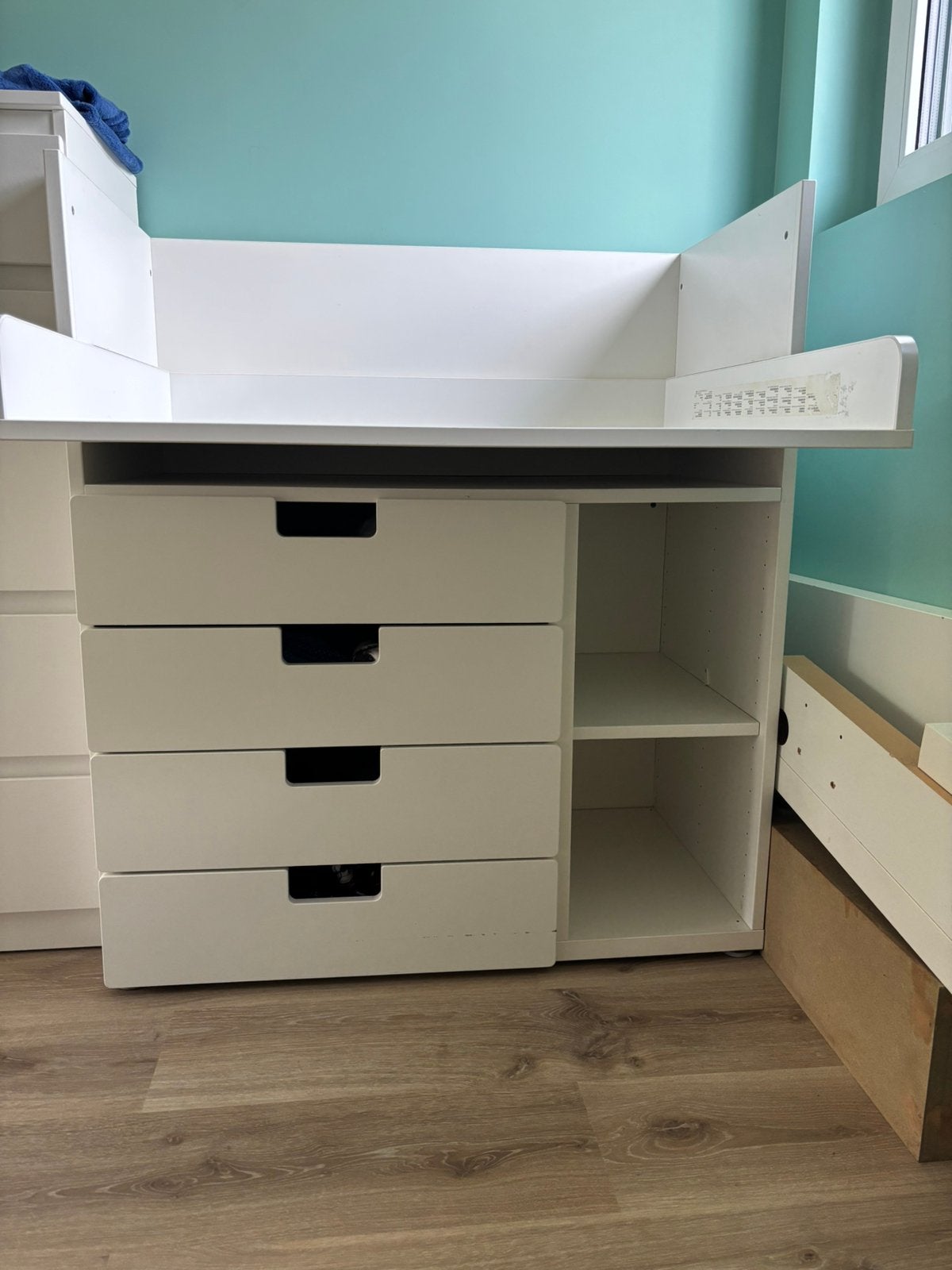 Verzorgingstafel/bureau ikea, Ophalen, Zo goed als nieuw