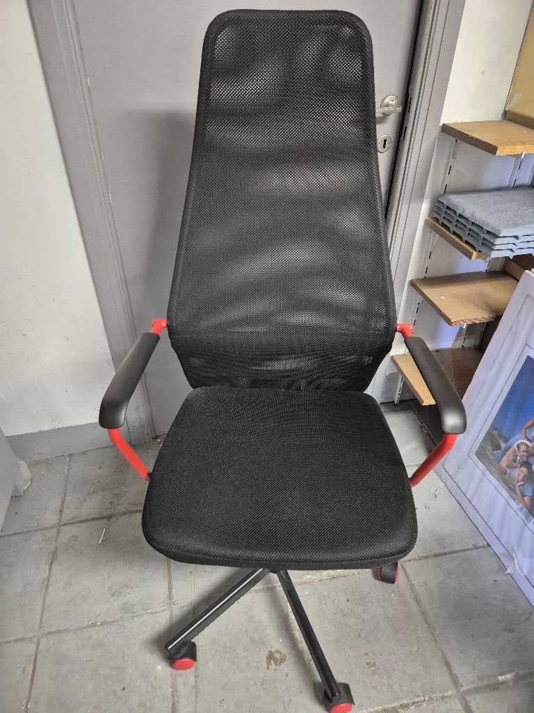 Chaise Bureau état neuf suspension pneumagtique., Huis en Inrichting, Bureaustoelen, Ophalen, Zwart, Zo goed als nieuw, Gaming bureaustoel