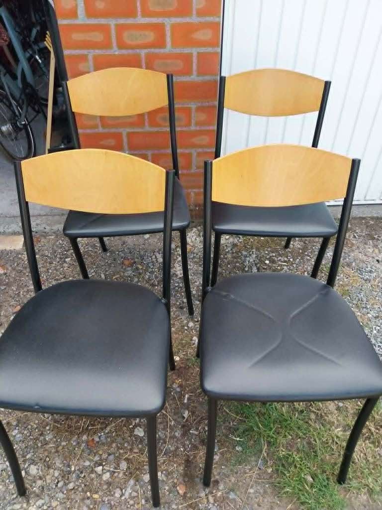 4 propere goede keukenstoelen, Ophalen, Kunststof, Gebruikt, Zwart
