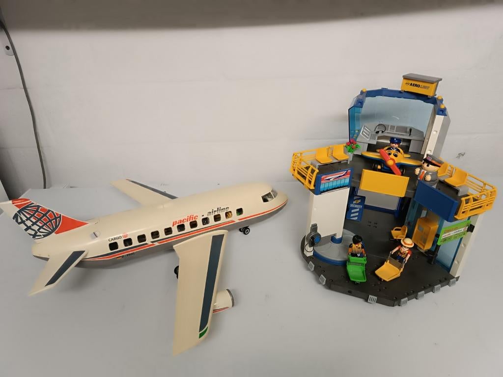 Vintage Playmobil lijnvliegtuig nr 4310 en luchthaven 3186, Ophalen
