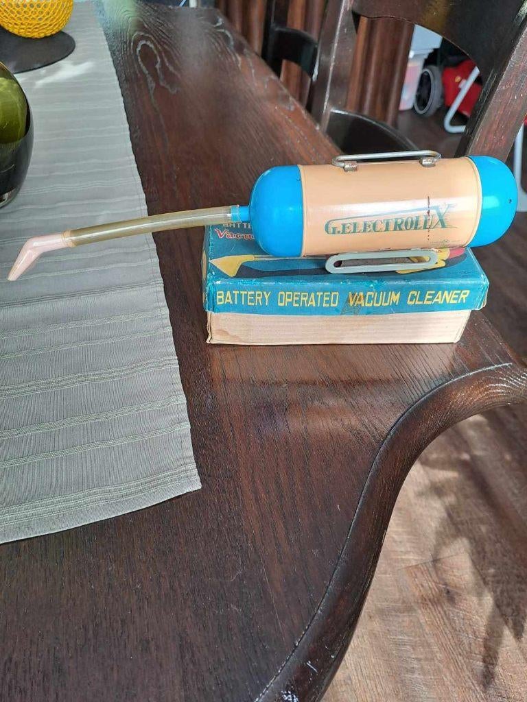 jouet ancien aspirateur en tole, Antiquités & Art, Enlèvement ou Envoi