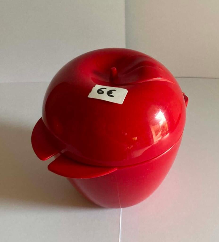 Bocal à pommes Tupperware, Enlèvement