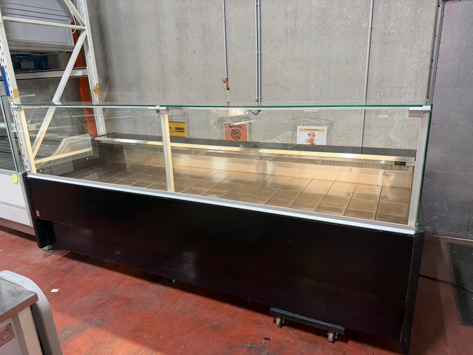 COMPTOIR FRIGO DIAMOND 3M A SAISIR, Enlèvement