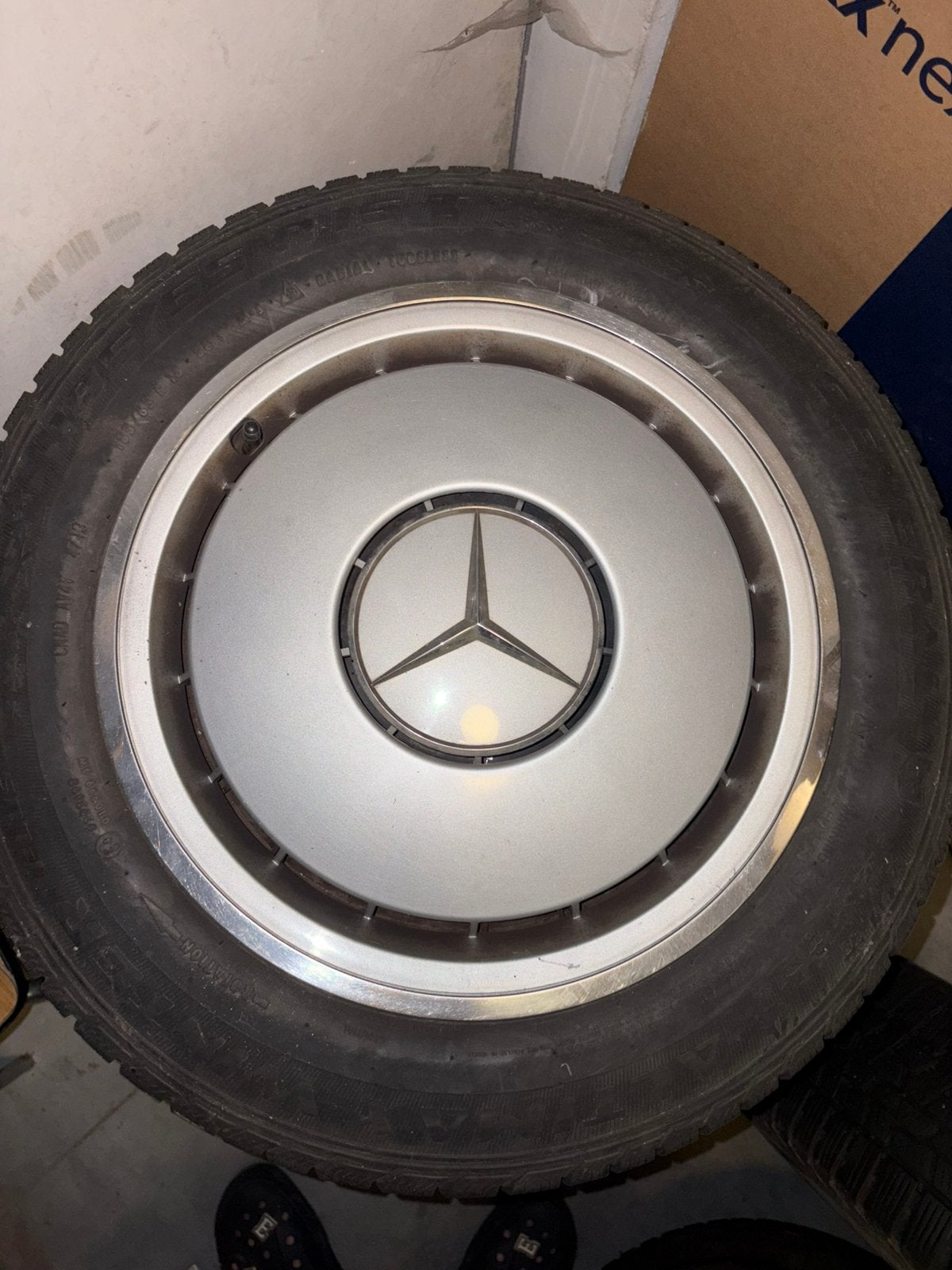 Pneus 185/65/16 avec Enjoliveurs Mercedes, Ophalen, Gebruikt