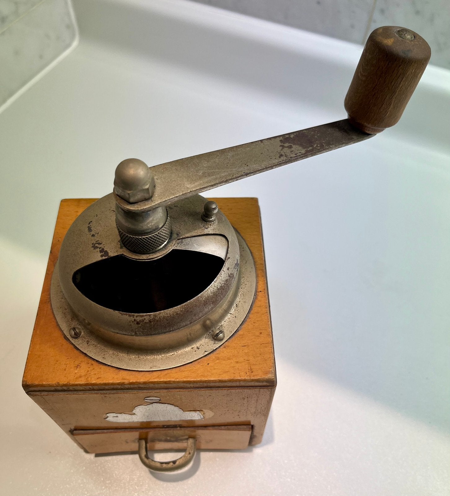 Manueel te bedienen koffiemolen uit jaren ‘50, Antiek en Kunst, Ophalen