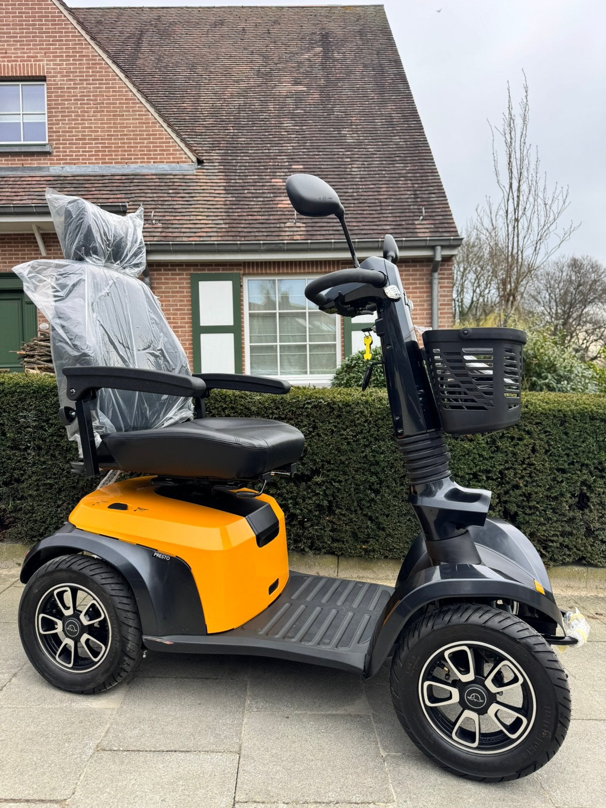Zo goed als nieuw Scootmobiel L&M presto invalide scooter, Diversen, Rolstoelen, Ophalen of Verzenden, Inklapbaar, Nieuw, Elektrische rolstoel