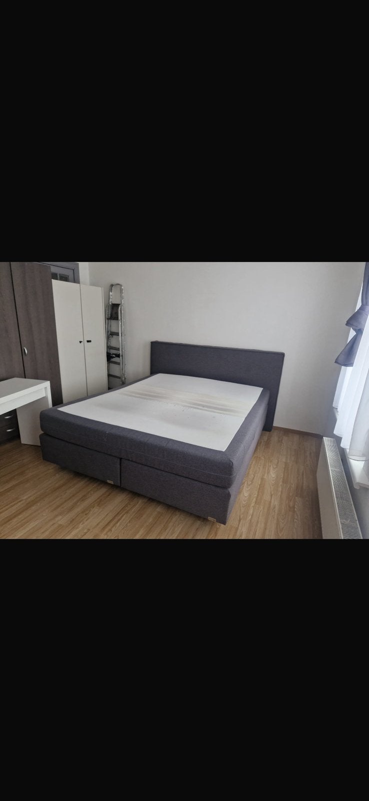 Boxspring 180 x 220 à vendre, Gris, Comme neuf, Enlèvement, 180 cm