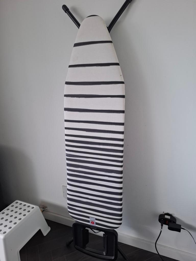Brabantia strijkplank, Elektronische apparatuur, Strijkijzers en Strijkplanken, Ophalen