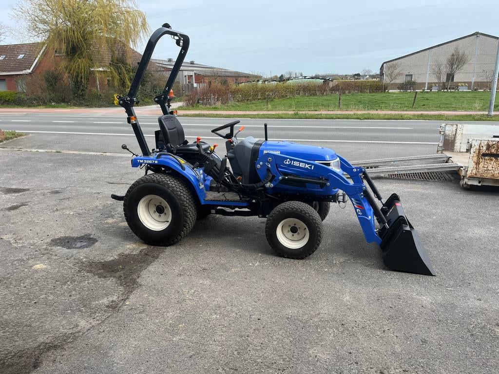 Tractor te huur met machinist, Zakelijke goederen, Ophalen, Nieuw