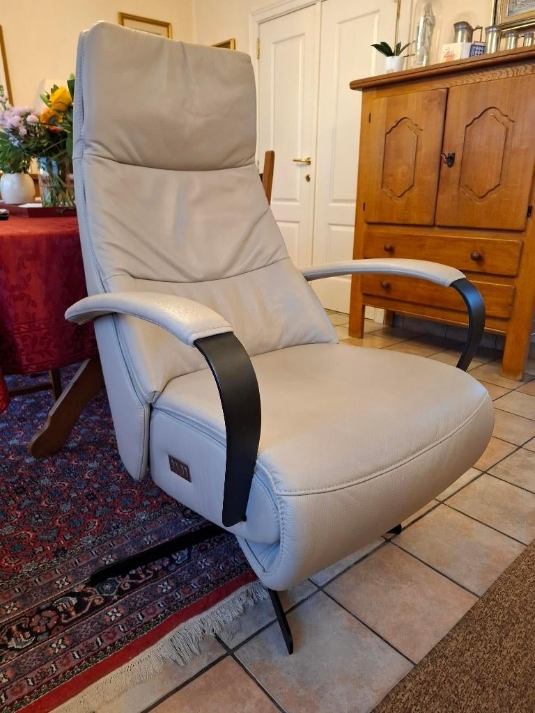 Elektrische lederen relax zetel, Ophalen, Gebruikt, 50 tot 75 cm, Leer