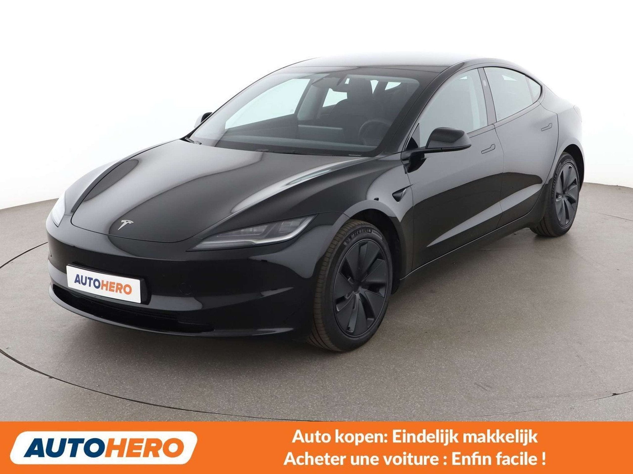 Tesla Model 3 Standard Range (bj 2024, automaat), Auto's, Automaat, 4 deurs, Achterwielaandrijving, Gebruikt