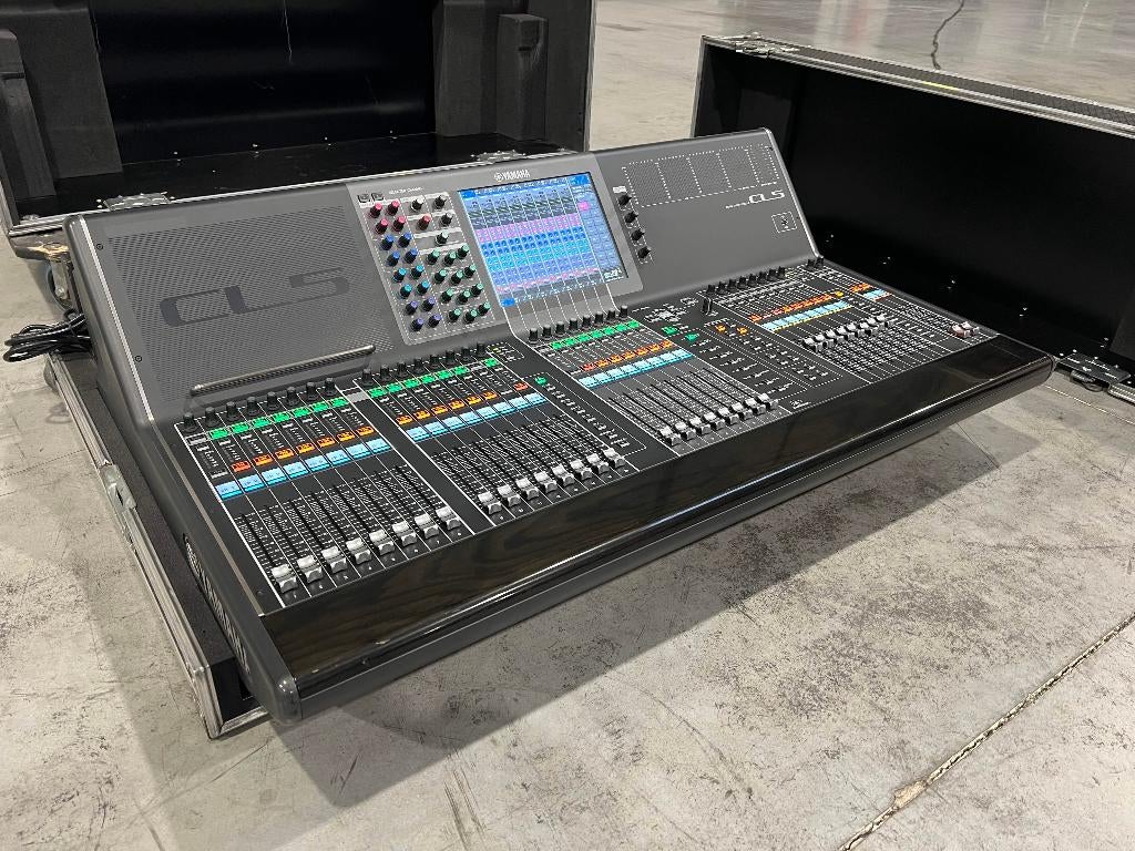Yamaha CL5 + case + cover, Musique & Instruments, Tables de mixage, Utilisé, 20 canaux ou plus, Entrée micro, Enlèvement ou Envoi