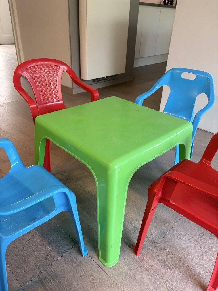 Speeltafel met stoelen, Ophalen, Gebruikt