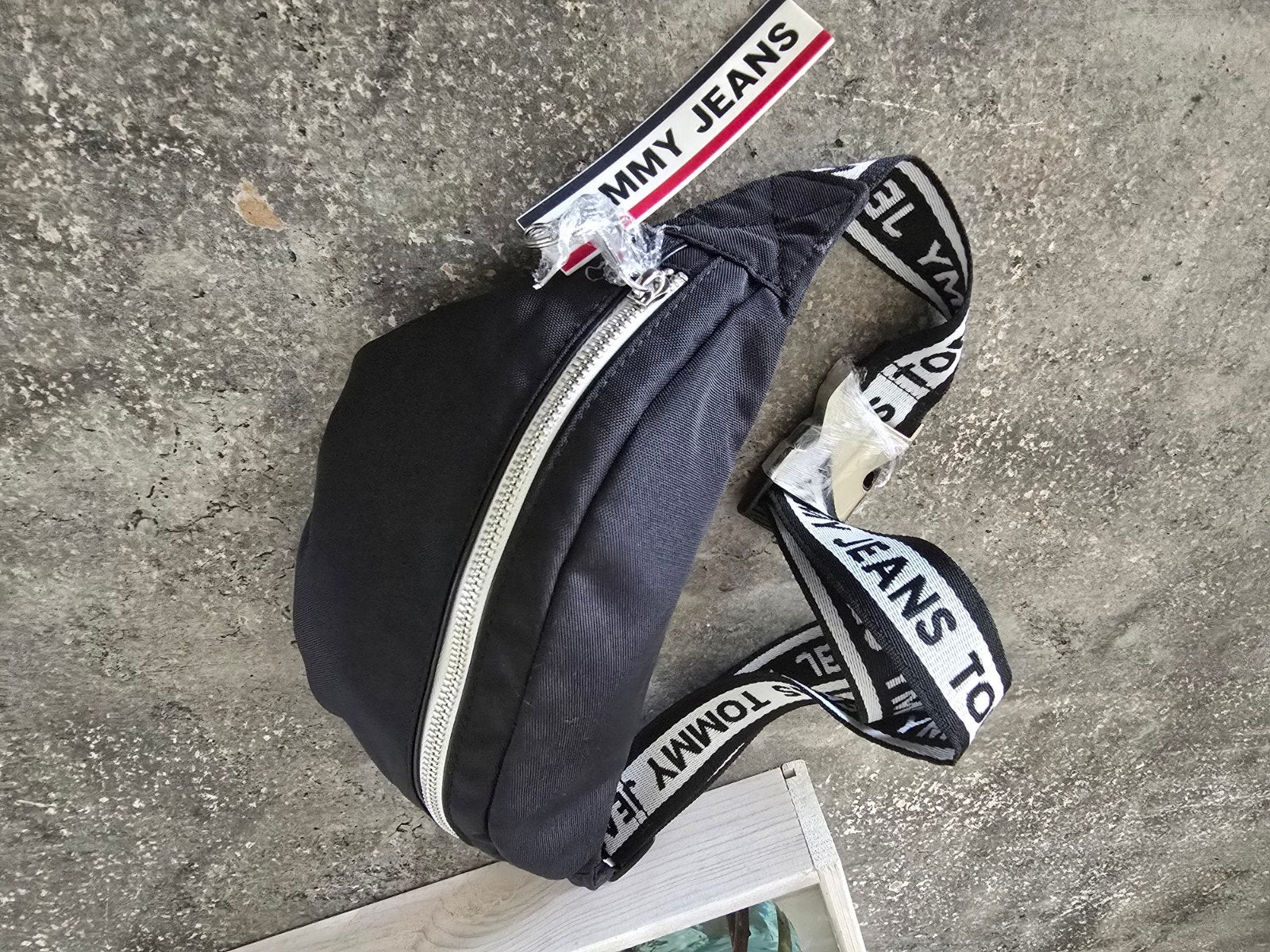 Nieuwe heuptas tommy jeans, Ophalen