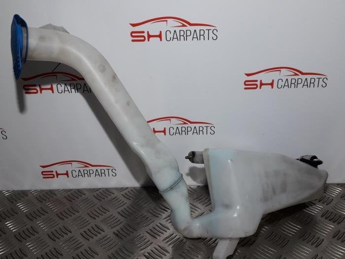 Ruitensproeiertank voor van een Volkswagen Fox, Gebruikt, -, Volkswagen, -