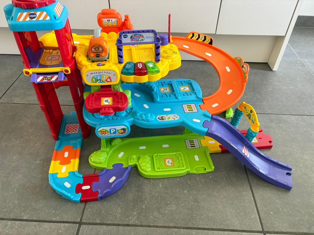 VTech Toet Toet Auto's Garage, Kinderen en Baby's, Ophalen, Gebruikt