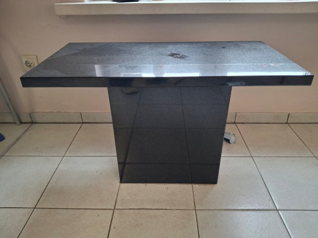 Lage tafel, graniet, donkergrijs gestippeld, Huis en Inrichting, Ophalen, Overige materialen, Zo goed als nieuw, 75 cm of meer