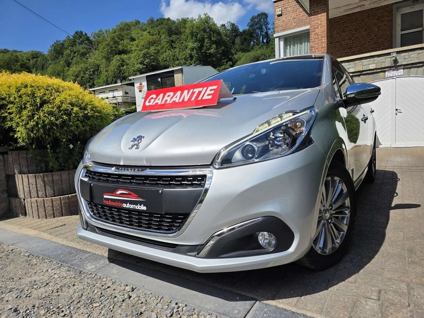 Peugeot 208 1.2i/ALLURE/EURO6/AUTOMATIQUE/GARANTIE, https://public.car-pass.be/vhr/d70256cb-c889-4087-adcc-641ed874be02, Argent ou Gris