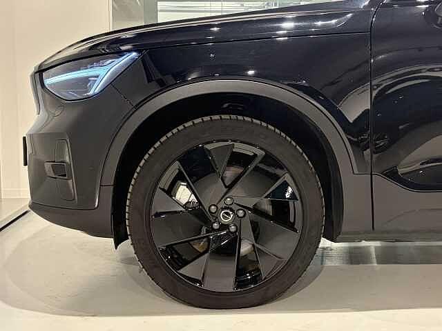 Volvo EX40 Black Edition Ultra Twin Motor Perform + electr, Auto's, Volvo, Automaat, Zwart, 5 zetels, Parkeersensor