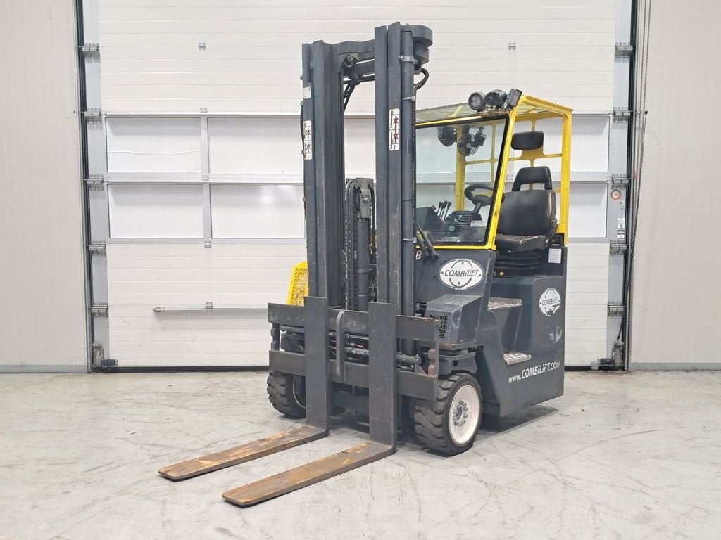 Combilift CB4000, Articles professionnels, Machines & Construction | Chariots élévateurs & Transport interne, Plus de 4 000 kg
