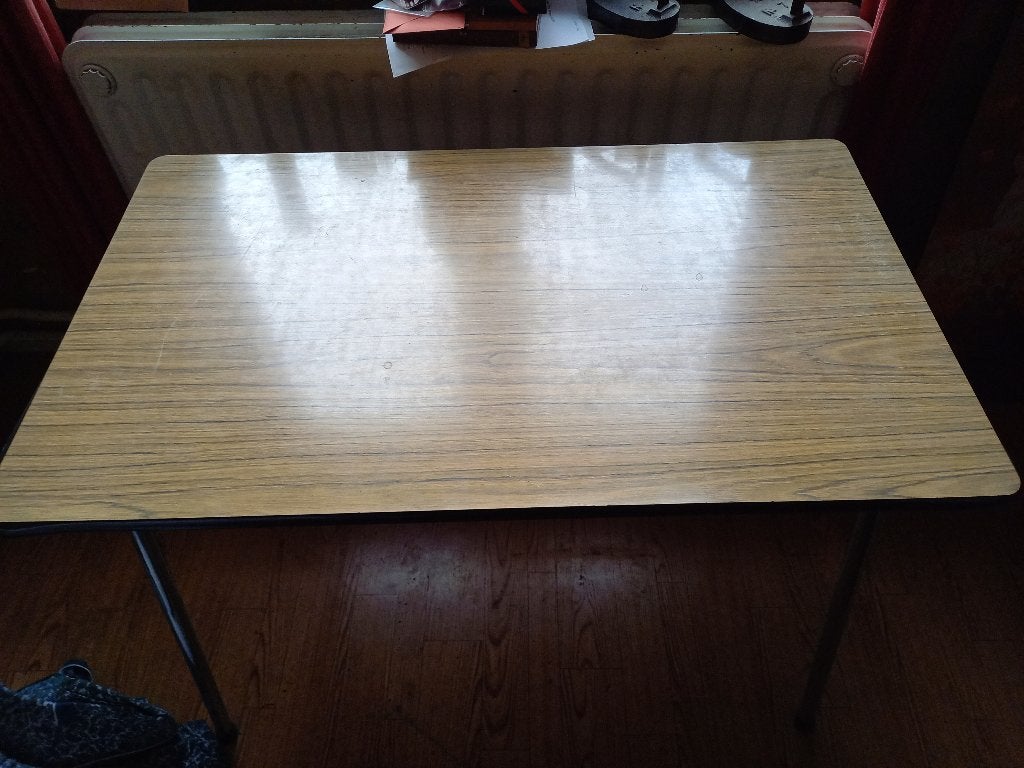 Table en formica, Quatre personnes, 50 à 100 cm, Enlèvement, Utilisé