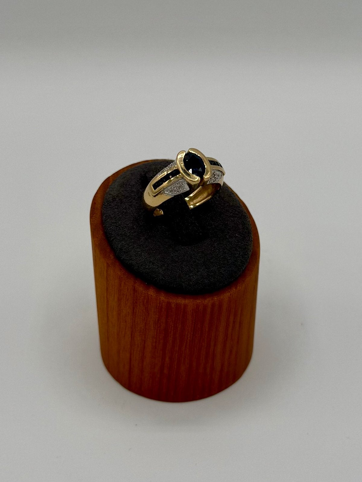18K Gouden Ring 750 – Natuurlijke Saffier & 12 Briljanten, Handtassen en Accessoires, Ringen, Ophalen of Verzenden, Zo goed als nieuw