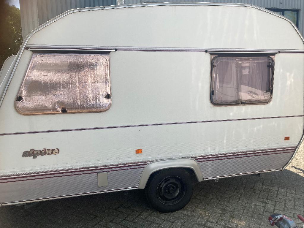 Mooie keuringsvrije lichtgewicht caravan, Caravans en Kamperen, Schokbreker, Dwarsbed, Treinzit, Particulier
