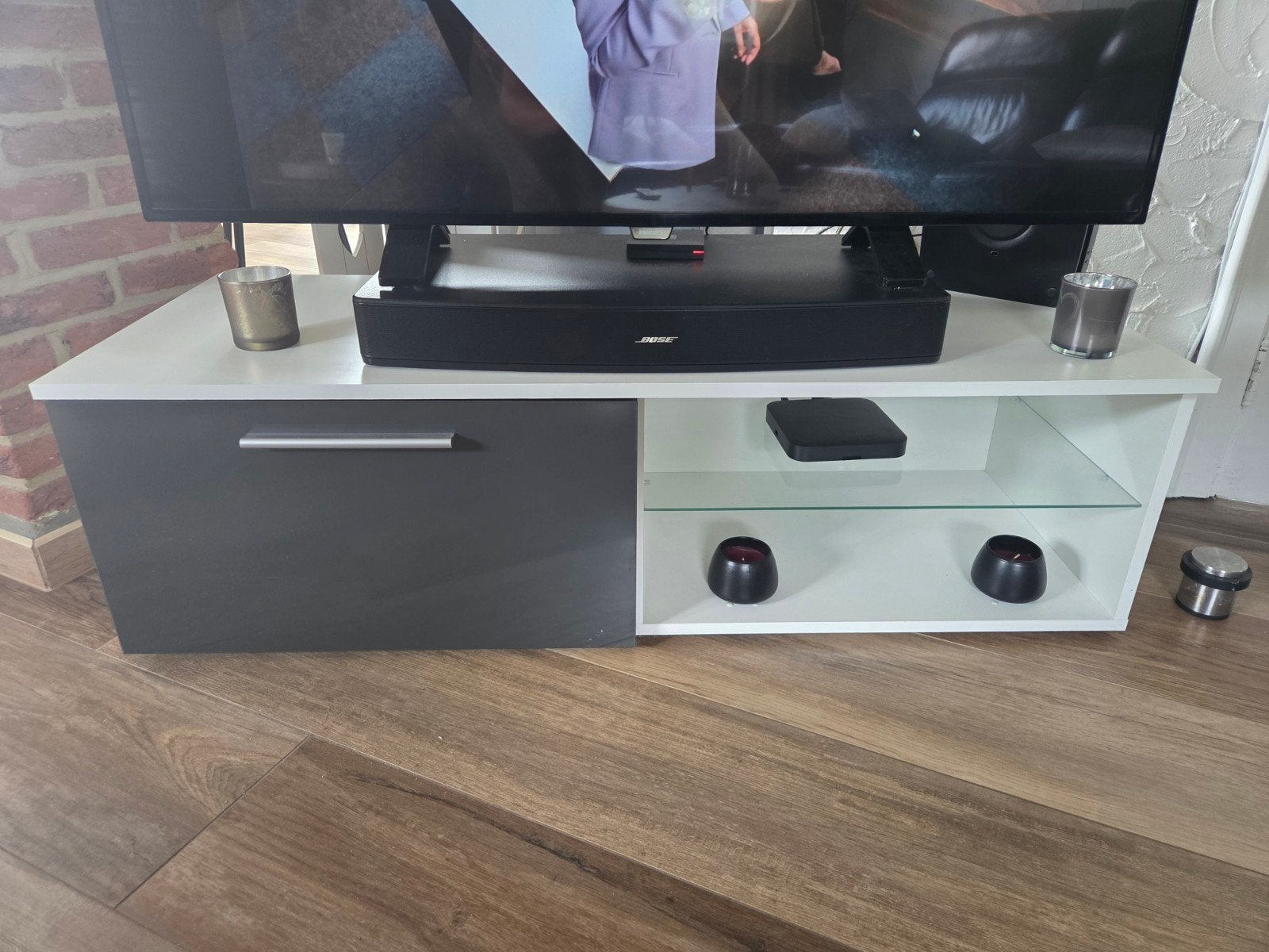 Meuble télé, Enlèvement