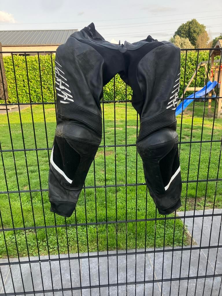 Lederen motorbroek maat 48, Motoren, Ophalen
