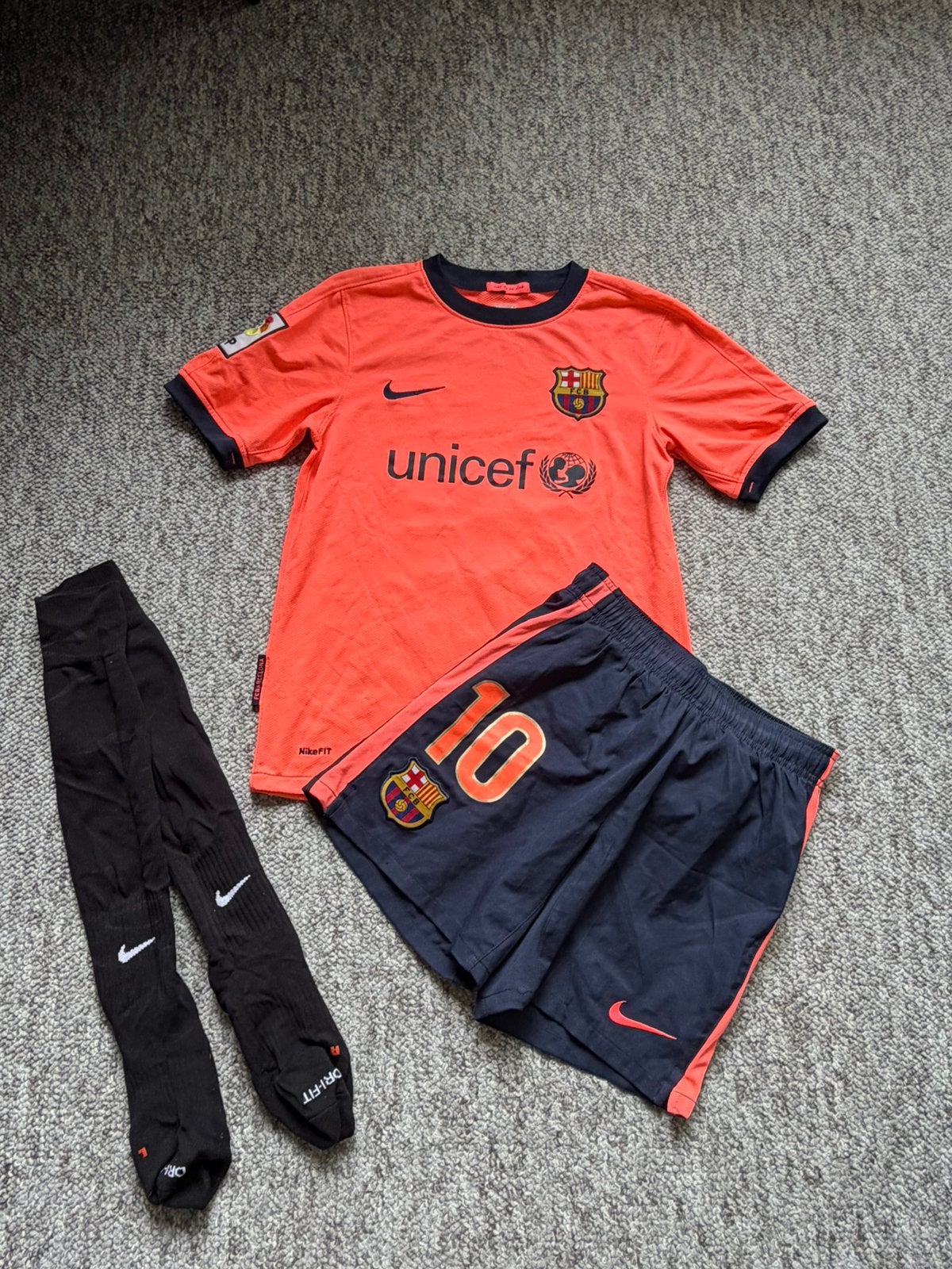 Survêtement et chaussettes officiels du FC Barcelone, Taille M, Enlèvement ou Envoi, Comme neuf