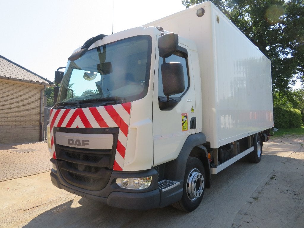 DAF LF180FA - ingericht - 2016 - €6, Auto's, 4 deurs, 4 cilinders, 131 kW, Wit