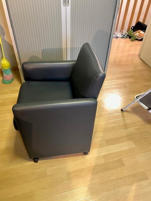 Kunstlederen zetel op wielen, Huis en Inrichting, Fauteuils, Ophalen, Zo goed als nieuw