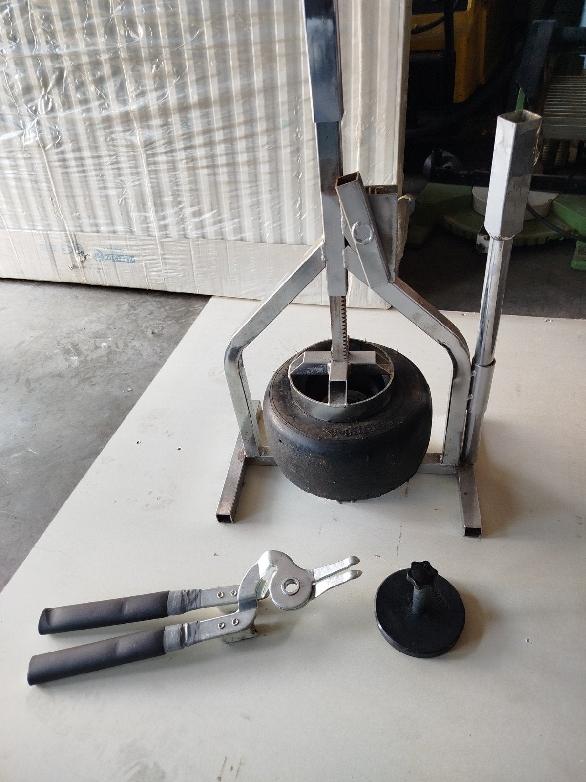 ensemble démonte pneus karting et ciseaux de montage, Enlèvement, Comme neuf, Pièces Kart