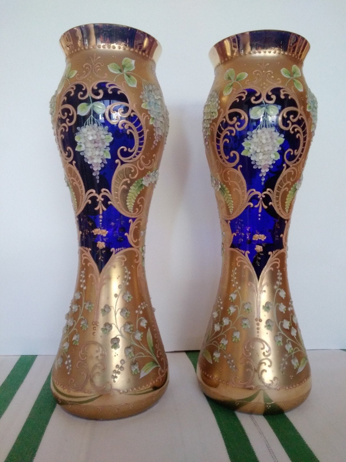 2 vazen in Boheems of Venetiaans glas 39cm, Ophalen