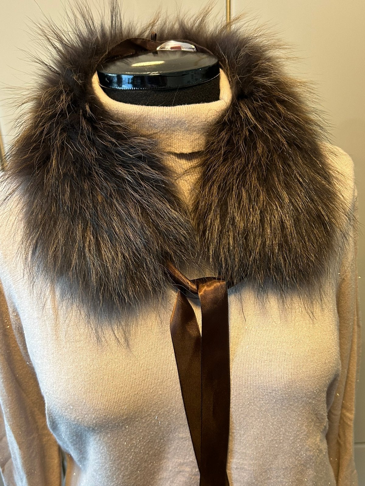 Imperial col en fourrure véritable à nouer couleur brun noir, Vêtements | Femmes, Enlèvement, Comme neuf